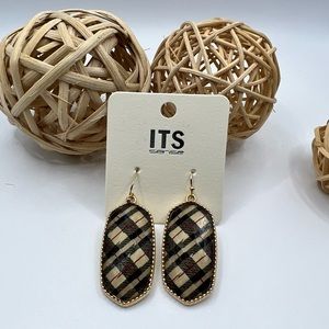 It's Sense Gold Tone Fashion Jewelry Earrings‎ NEW